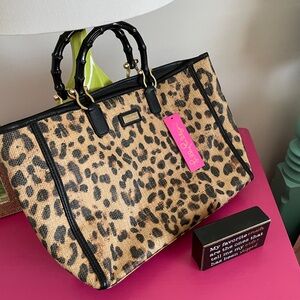 Lilly Pulitzer Greydon Leopard Tote 💖